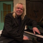 “Heart-breaking but full of hope”: Rick Wakeman releases music videos to honour bears killed by cruelty