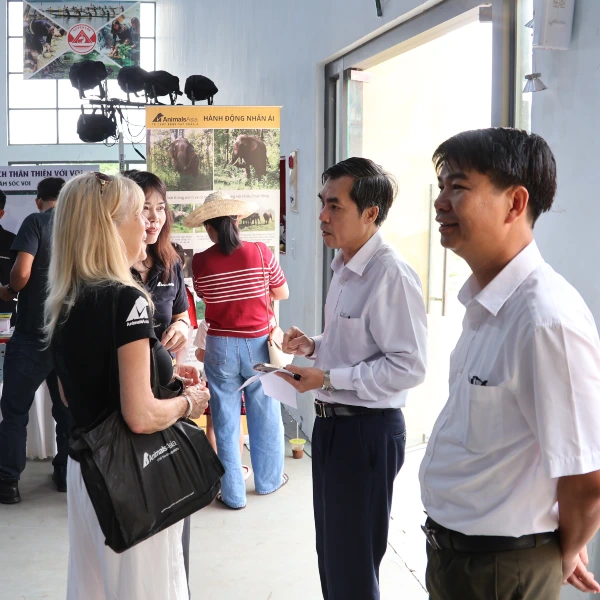 Vietnam elephant welfare leaders